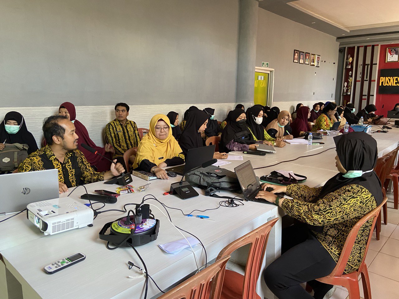 Rapat Loka Karya Mini Puskesmas Tanah Grogot: Evaluasi Kinerja dan Sosialisasi Program Penting